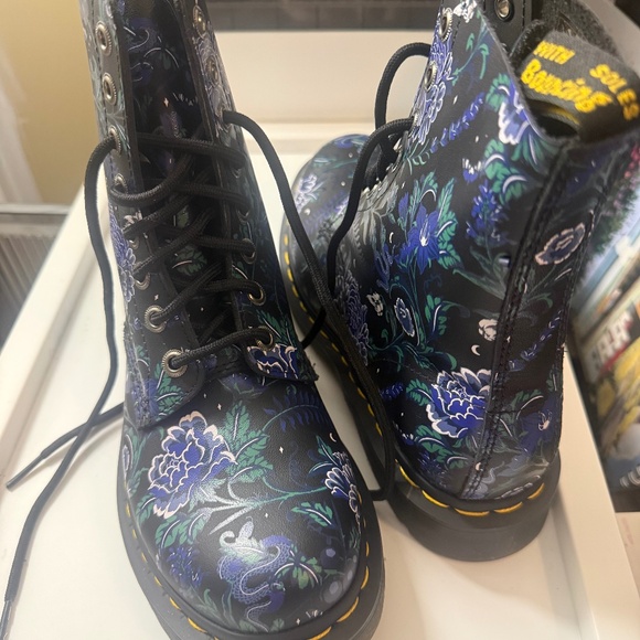 Fantasy Doc Martens size 8 - Picture 1 of 3